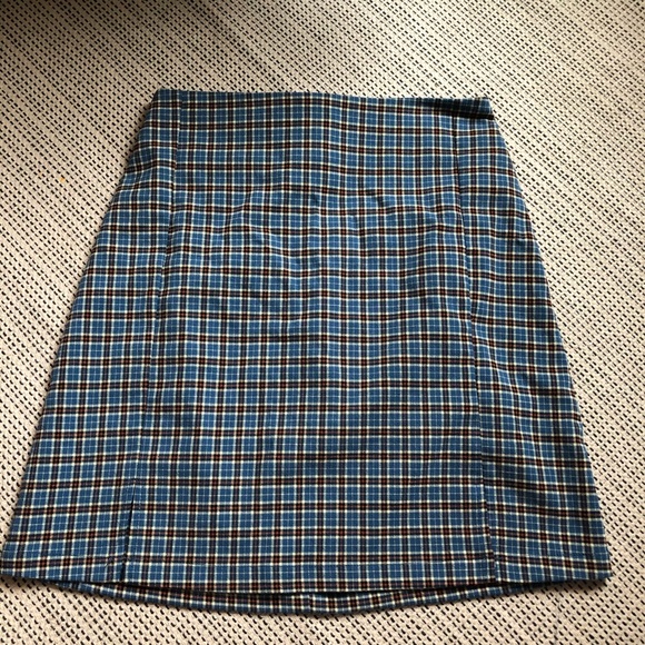 Brandy Melville Cara Skirt - Picture 1 of 2
